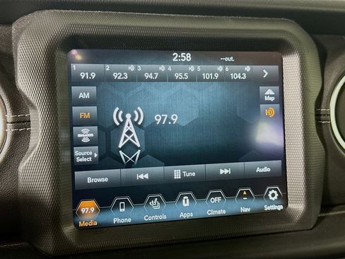 Used 2023 Jeep Wrangler Sahara w/ Cold Weather Group AWD/4WD image 21