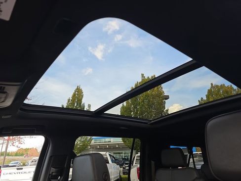 Certified 2024 Chevrolet Suburban RST image 23