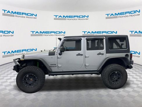 Used 2017 Jeep Wrangler Unlimited Sport w/ Connectivity Group AWD/4WD image 2