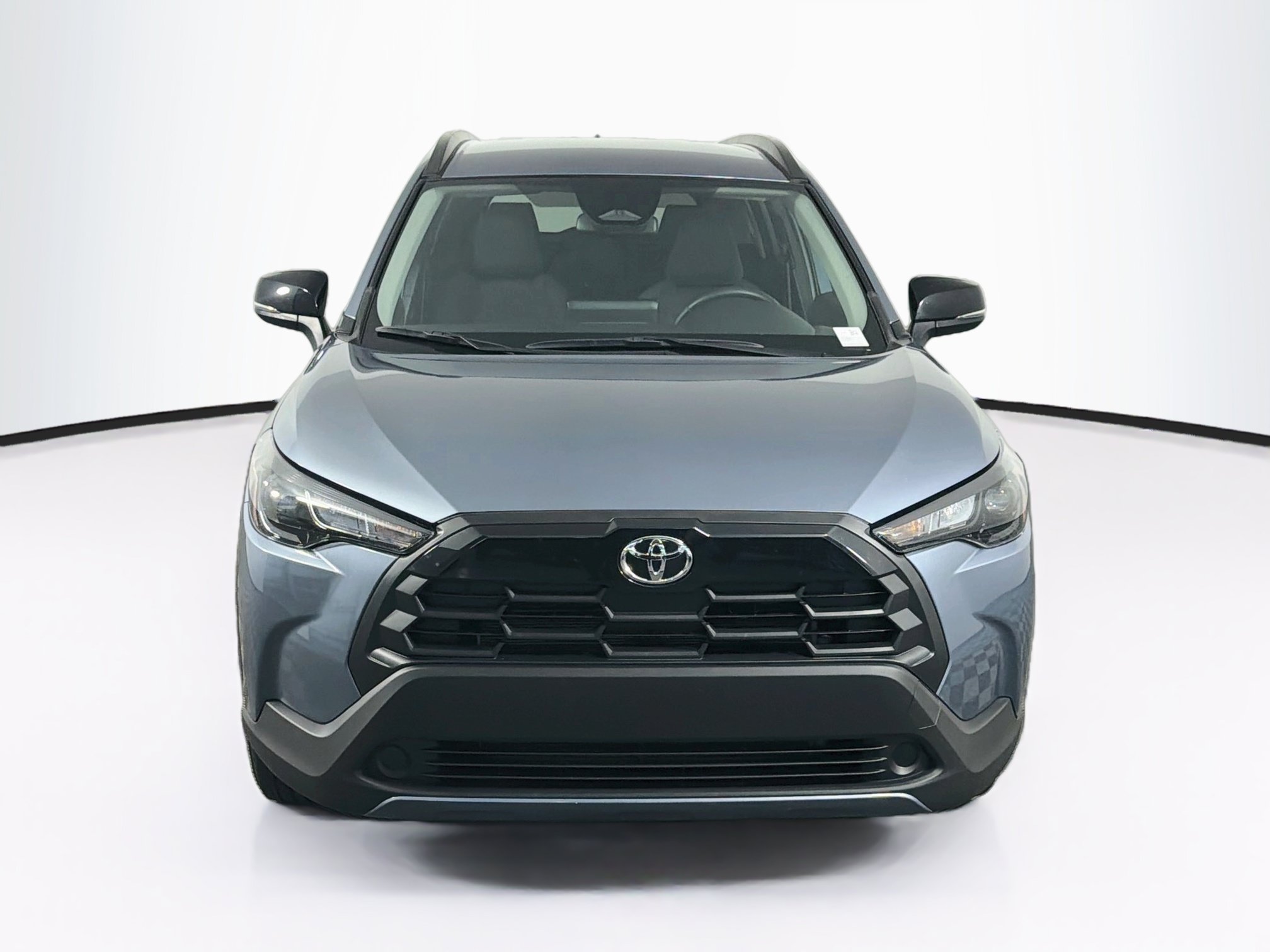 Used 2026 Toyota Corolla Cross LE FWD image 2