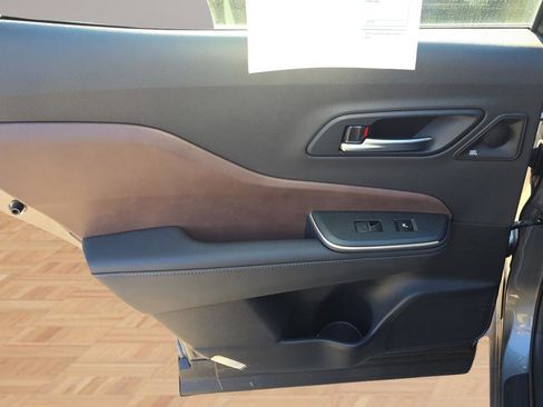 Used 2023 Toyota Crown Limited w/ Advanced Technology Package image 20