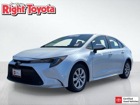 Certified 2025 Toyota Corolla LE FWD image 1