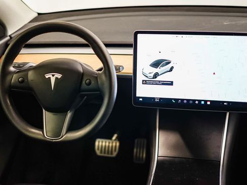 Used 2020 Tesla Model Y Performance image 10