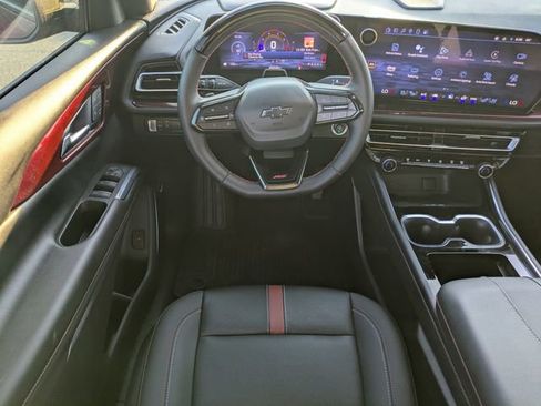 Used 2024 Chevrolet Traverse RS image 19