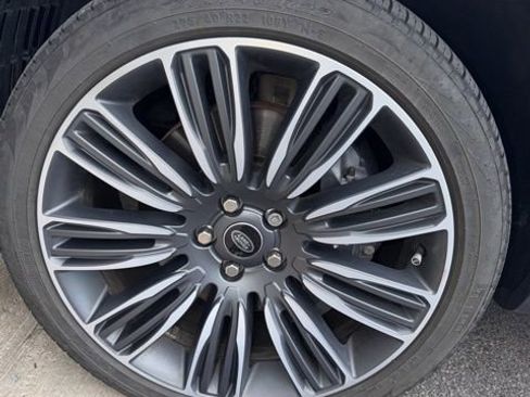 Used 2022 Land Rover Range Rover Westminster Edition image 4
