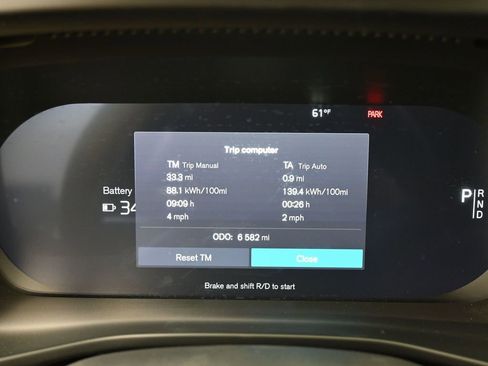 Used 2025 Volvo EX40 Core image 21