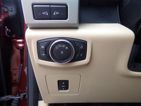 Used 2017 Ford F150 Lariat AWD/4WD image 46