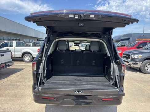 Used 2025 Lincoln Navigator Reserve AWD/4WD image 5