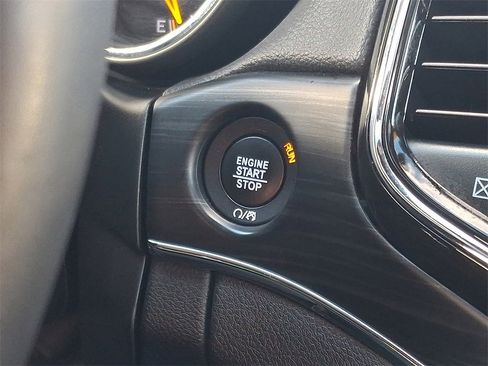 Used 2022 Jeep Grand Cherokee Limited image 25