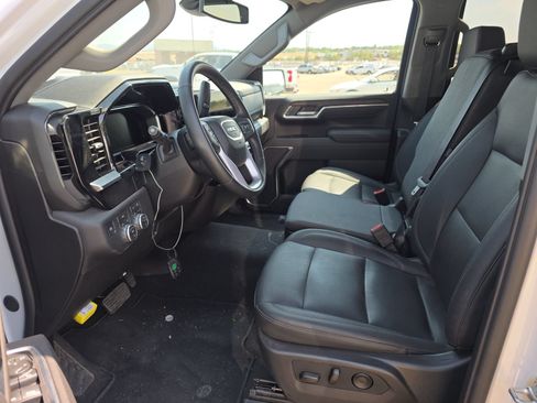Used 2026 GMC Sierra 1500 SLT AWD/4WD image 7