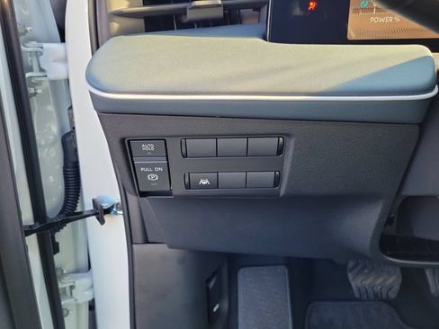 New 2026 Nissan Leaf SV+ w/ Floor Mat Package (SV+) FWD image 19