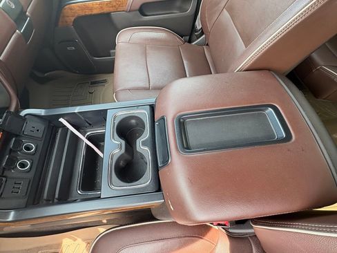Used 2015 Chevrolet Silverado 1500 High Country w/ High Country Premium Package AWD/4WD image 21