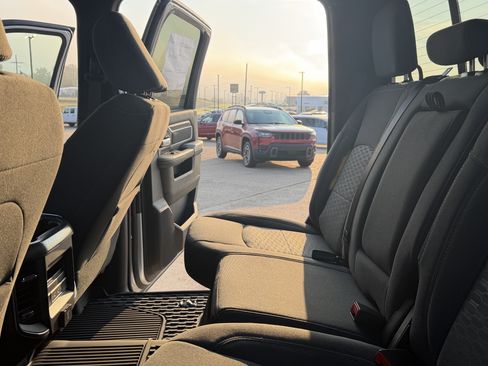 New 2026 RAM 2500 Big Horn AWD/4WD image 41