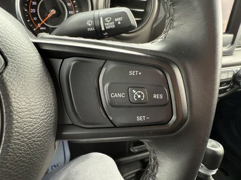 Used 2022 Jeep Wrangler Willys image 18