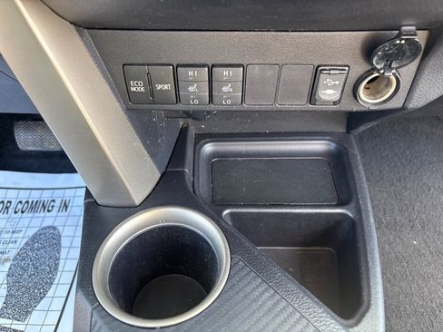 Used 2013 Toyota RAV4 Limited AWD/4WD image 22