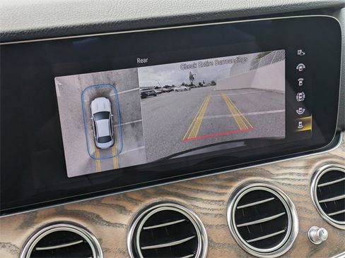 Used 2023 Mercedes-Benz E 350 Sedan image 17