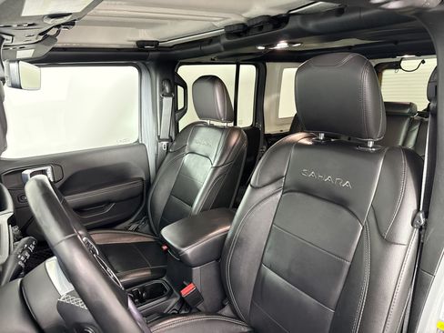 Used 2023 Jeep Wrangler Unlimited Sahara w/ Dual Top Group AWD/4WD image 21
