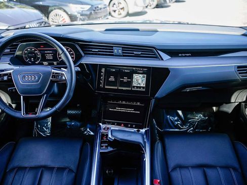 Used 2023 Audi e-tron S Prestige w/ Prestige Package image 12