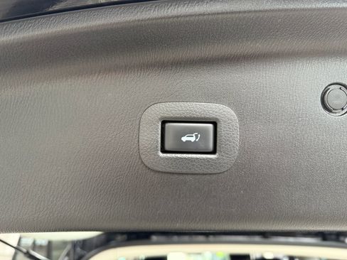 Used 2014 INFINITI QX80 4WD w/ Theater Package image 22