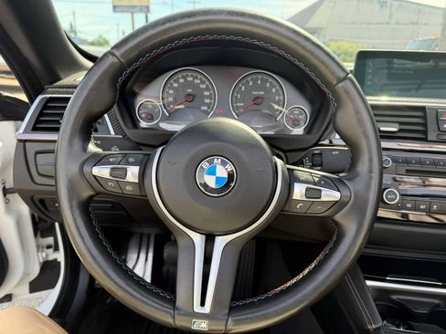 Used 2018 BMW M4 Convertible RWD image 29