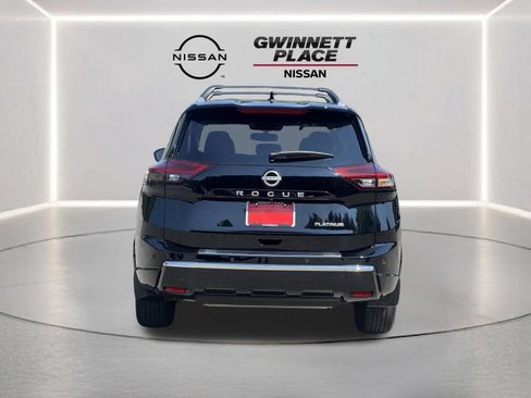 Certified 2025 Nissan Rogue Platinum FWD image 28