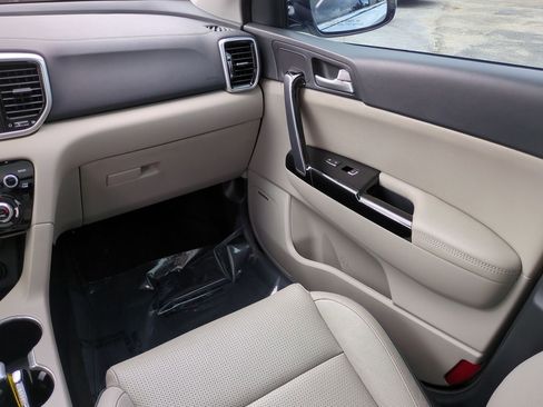 Certified 2021 Kia Sportage EX w/ EX Technology Package image 17