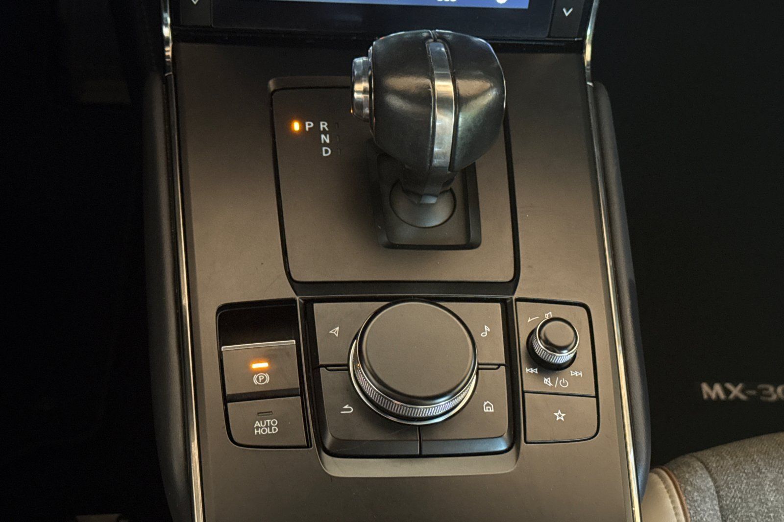 Used 2022 MAZDA MX-30 Electric w/ Premium Plus Pkg FWD image 25
