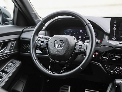 Used 2025 Honda Accord Sport image 15