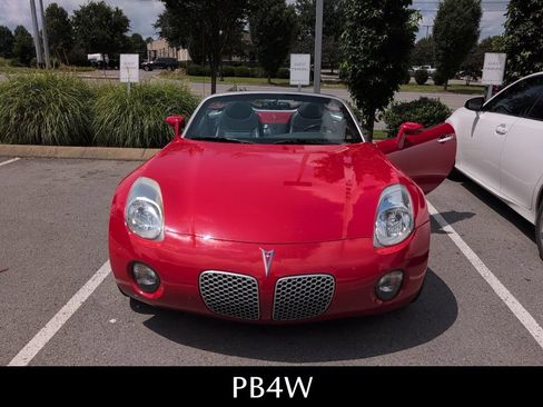Used 2007 Pontiac Solstice Convertible w/ Premium Package RWD image 3