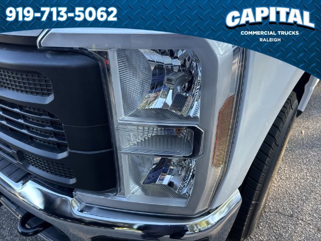 New 2027 Ford F250 XL w/ XL Chrome Package RWD image 13
