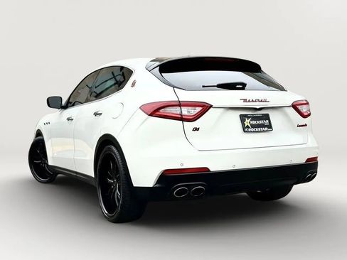 Used 2018 Maserati Levante AWD/4WD image 8