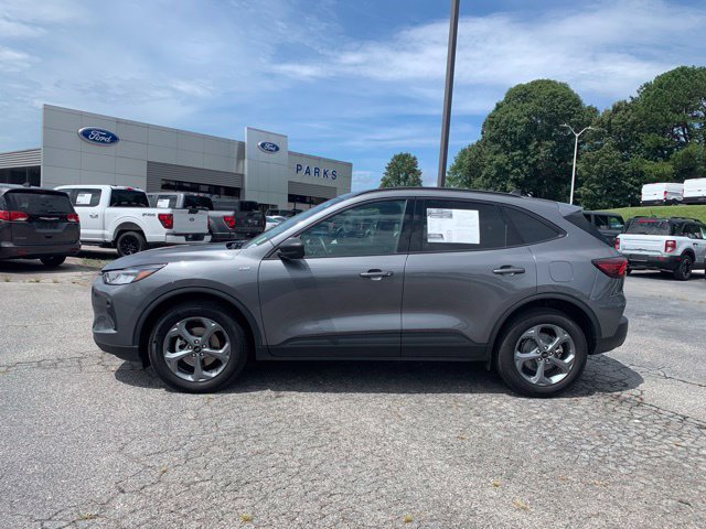 Certified 2025 Ford Escape ST-Line AWD/4WD image 5