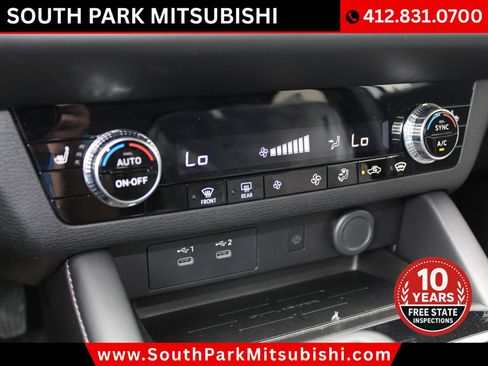 New 2025 Mitsubishi Outlander SE image 19