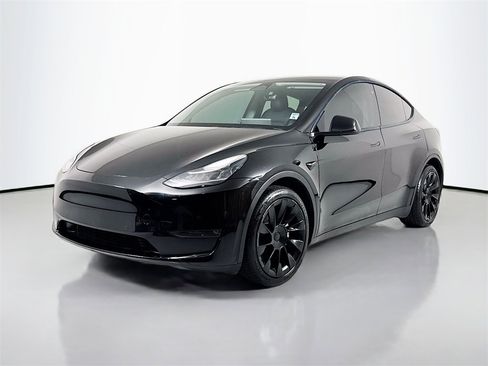 Used 2020 Tesla Model Y Long Range image 1