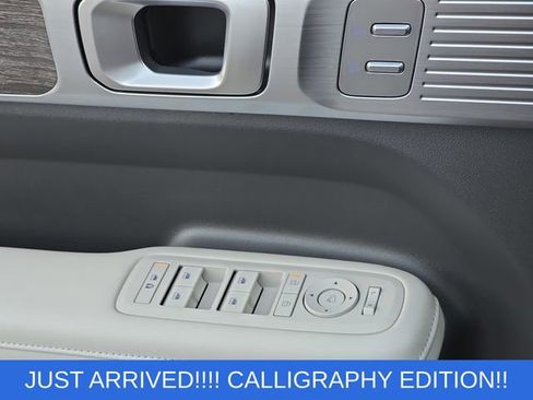 Used 2024 Hyundai Santa Fe Calligraphy AWD/4WD image 32