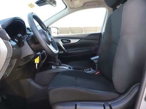 Used 2022 Nissan Rogue Sport S image 11