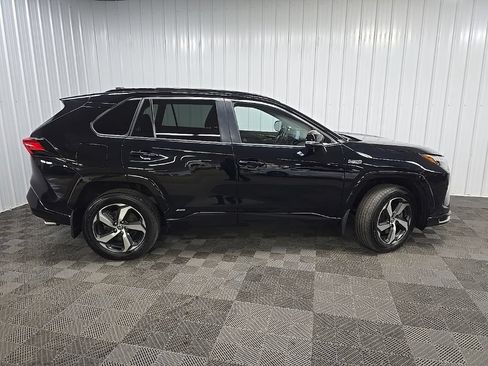 Used 2022 Toyota RAV4 SE w/ Weather & Moonroof Package AWD/4WD image 2