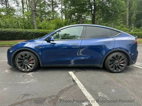 Used 2022 Tesla Model Y Performance AWD/4WD image 8