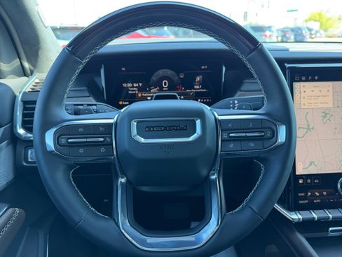 Used 2026 GMC Acadia Denali Ultimate image 9