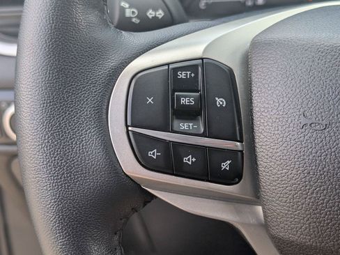 Used 2022 Ford Explorer XLT AWD/4WD image 22