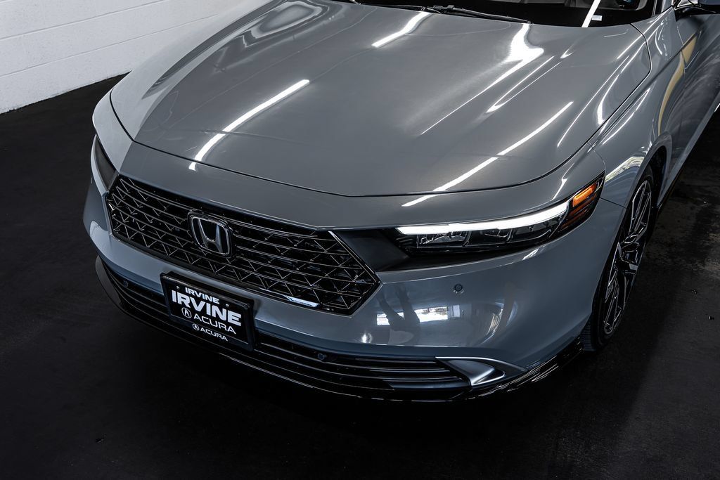 Used 2024 Honda Accord Touring image 11