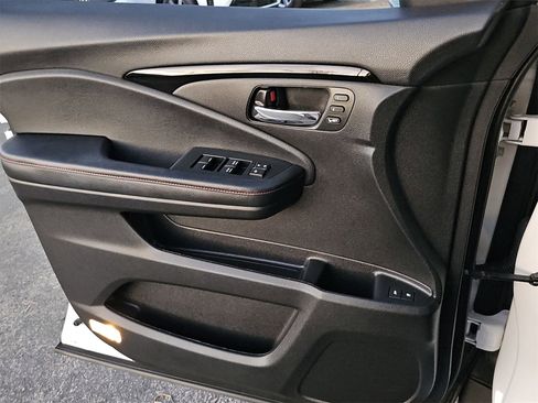 Used 2022 Honda Pilot Black Edition image 30