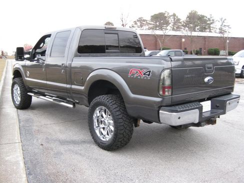 Used 2015 Ford F250 Lariat w/ Chrome Package image 5