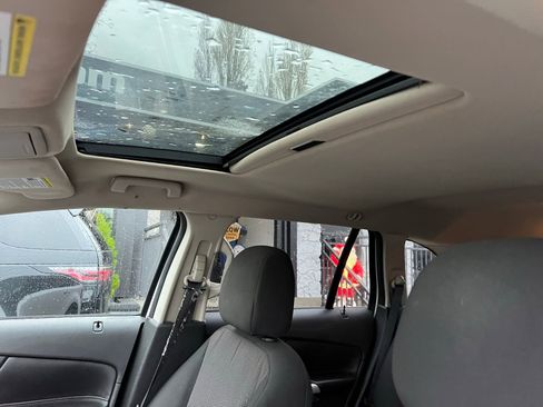 Used 2013 Ford Edge SEL image 11