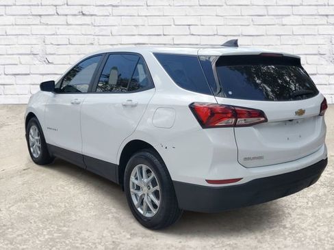 Certified 2024 Chevrolet Equinox LS FWD image 2