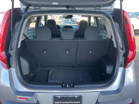 Certified 2022 Kia Soul LX w/ Technology Package image 11