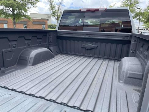 Used 2025 Chevrolet Silverado 1500 High Country w/ Technology Package AWD/4WD image 30