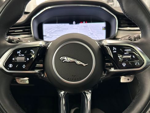 Used 2025 Jaguar F-PACE R-Dynamic S image 18