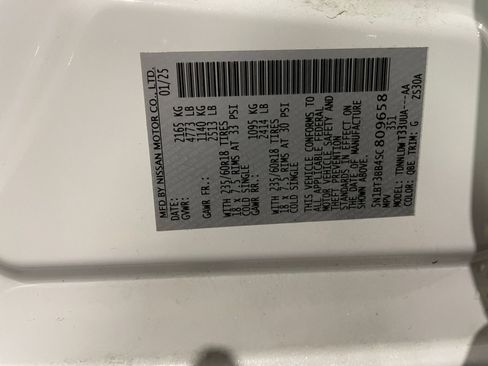 Used 2025 Nissan Rogue SV image 30