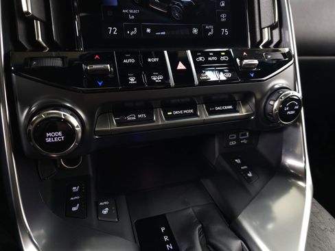 Used 2024 Lexus LX 600 4WD w/ Appearance Package image 32